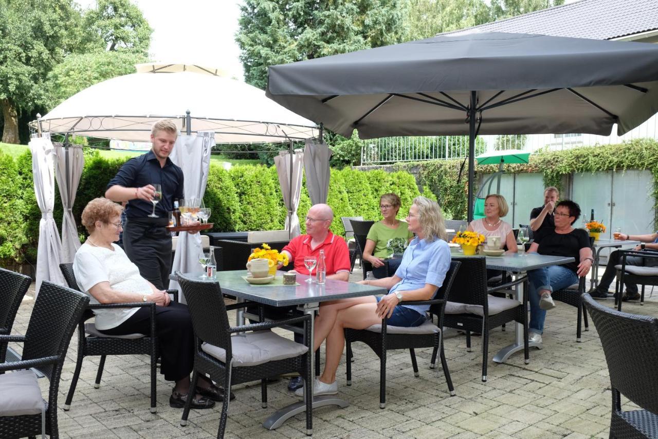 Landgasthaus Hoffmann Kruchten Exterior foto